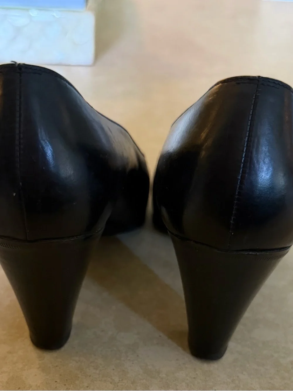 Vintage Céline black leather pumps Alligator cap toes women’s size eu 34